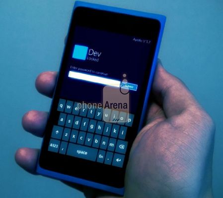 Фэйк или правда? Фото Nokia Lumia 900 с ОС Windows Phone 8 Apollo на борту