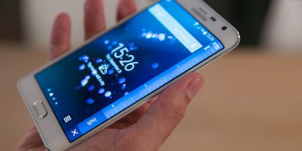 LG готовит смартфон с изогнутым дисплеем наподобие Galaxy S6 edge