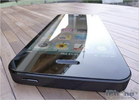 Живые фотографии iPhone 5 снова утекли в сеть