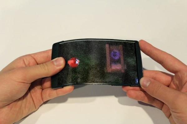 HoloFlex — сгибаемый смартфон с голографическим экраном
