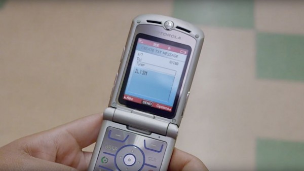 Motorola намекает на возвращение раскладушки RAZR
