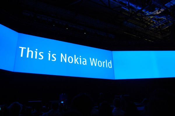 Nokia представит Lumia 910 и 920
