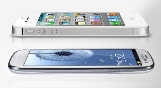 iPhone 4S vs. Galaxy SIII: самый тупой тест