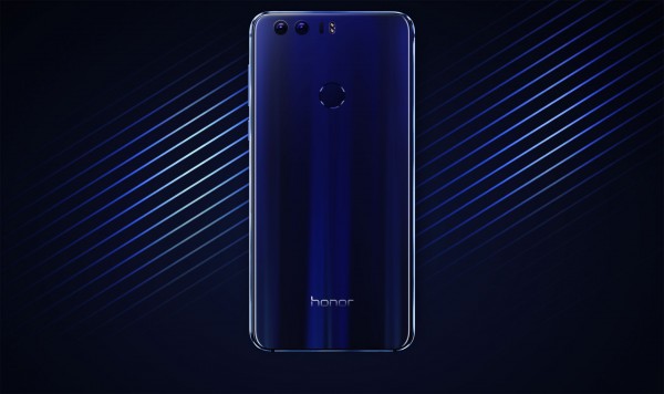 В России стартуют продажи флагманского Huawei Honor 8