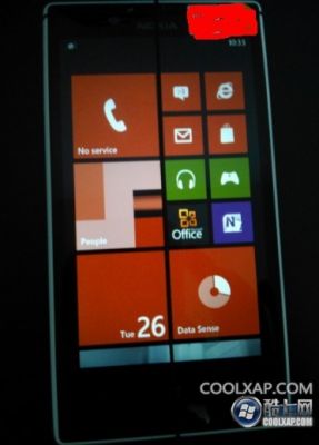 Новые фото Nokia Lumia 820 Arrow
