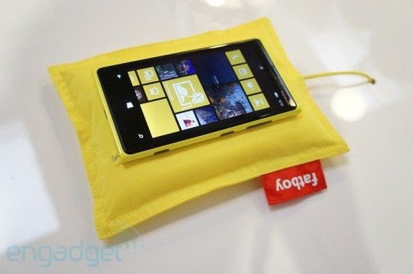 Дизайн подушки для беспроводной зарядки Nokia был взят с Pikachu?