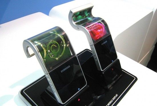 Выпуск гибких дисплеев от Samsung отложен до следующего года