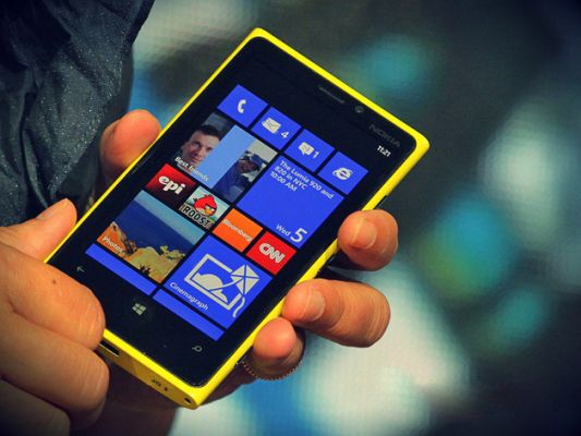 Супердисплей Nokia Lumia 920 - не проблема для батареи