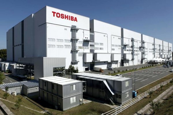 Toshiba продает бизнес по выпуску флеш-памяти