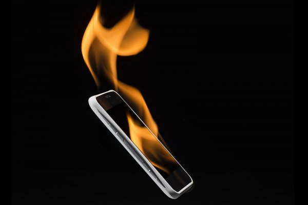 Мини-огнетушители для батарей смартфонов предотвратят возгорания