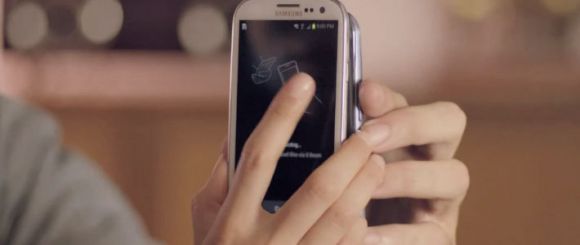 Новый ролик от Samsung, дискриминирующий владельцев iPhone 5
