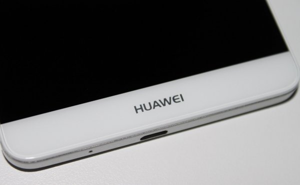 Безрамочный Huawei Honor Magic представят 16 декабря