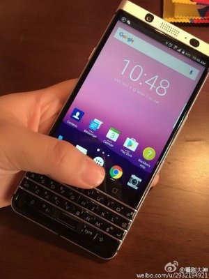 Появилось первое фото нового клавиатурника от BlackBerry