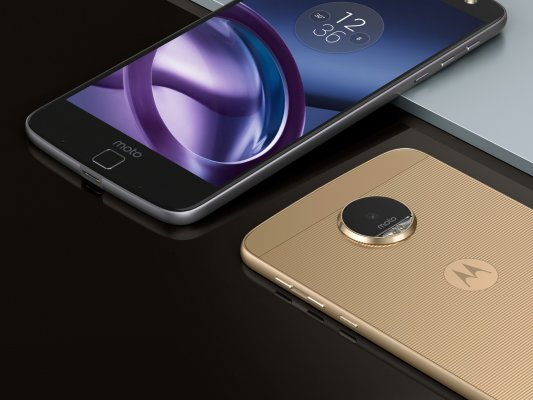 Смартфоны Moto Z и Moto Z Play представлены в России