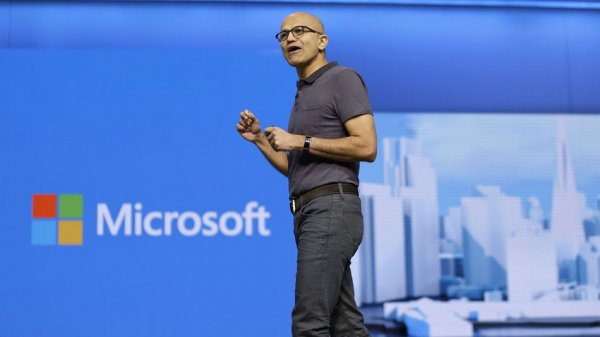 Глава Microsoft признал провал в мобильном направлении