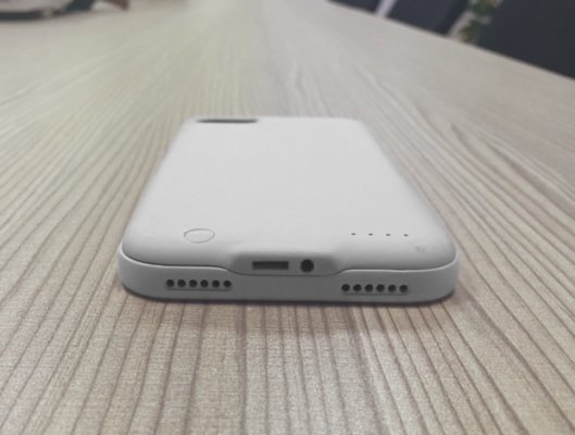 Новый чехол вернет порт наушников в iPhone 7