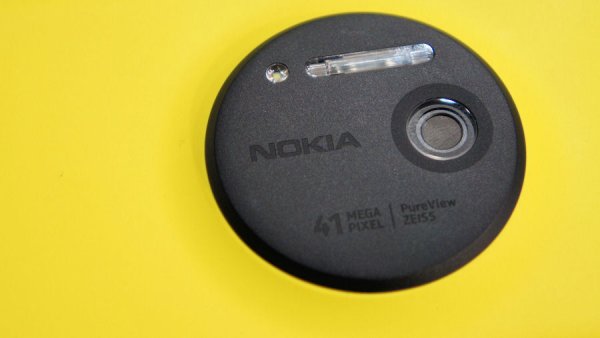 Будущие смартфоны Nokia не получат оптику Carl Zeiss