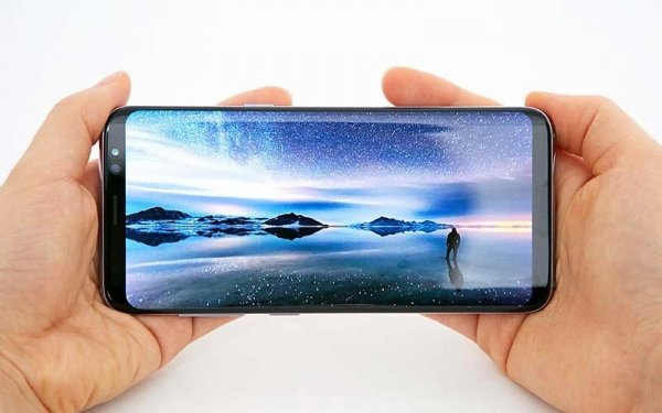 Дисплей Galaxy S8 признан лучшим среди смартфонов