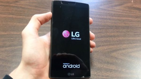На LG подали в суд за бутлуп в смартфонах