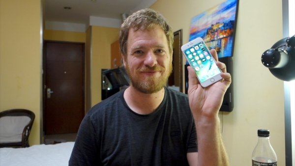 Энтузиаст собрал рабочий iPhone 6S в Китае за $1000