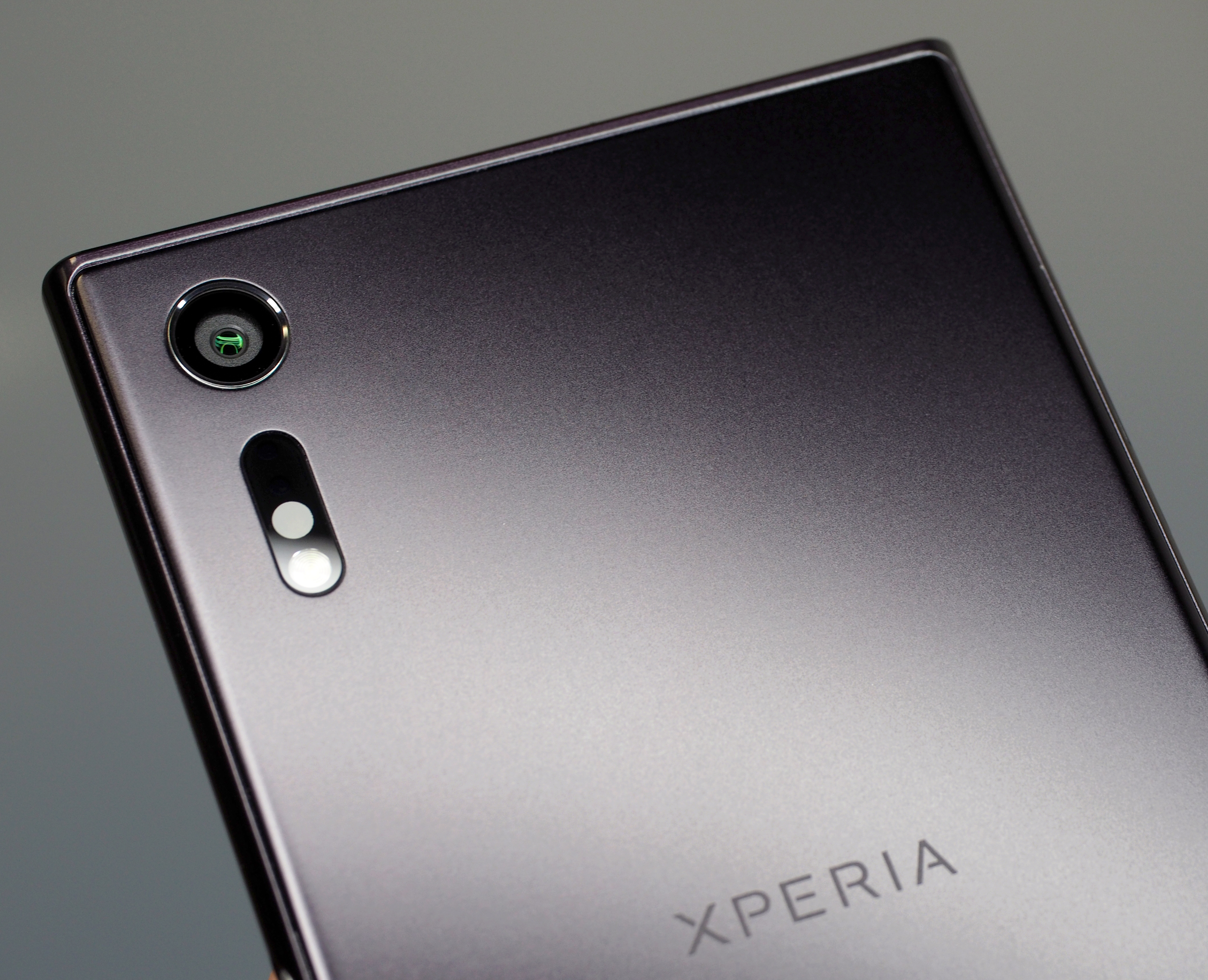 Sony Xperia X Ultra c экраном 219 появился на рендерах