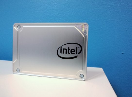 Intel представила недорогие SSD нового поколения