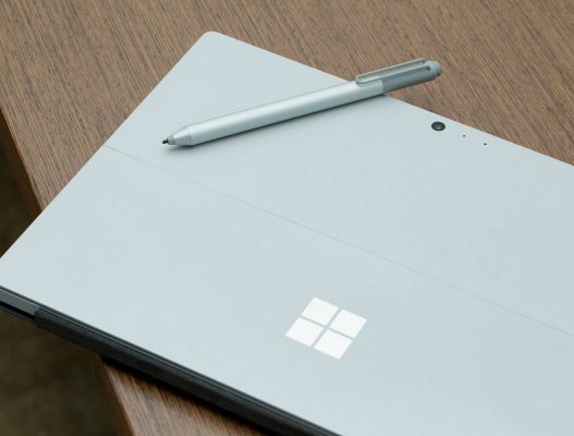 Невышедший планшет Surface Mini появился на фотографиях