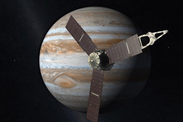Аппарат «Юнона» пролетел над Большим красным пятном Юпитера