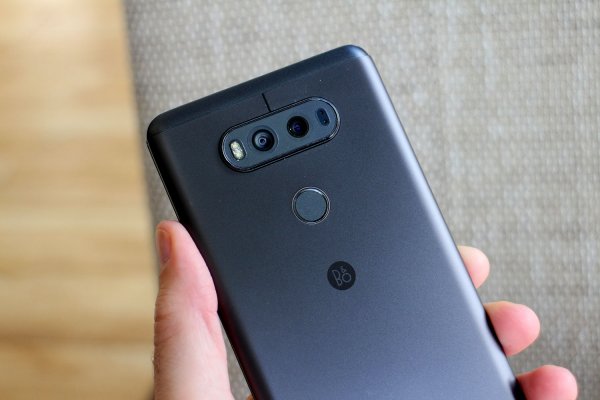 LG покажет V30 в рамках выставки IFA в Берлине