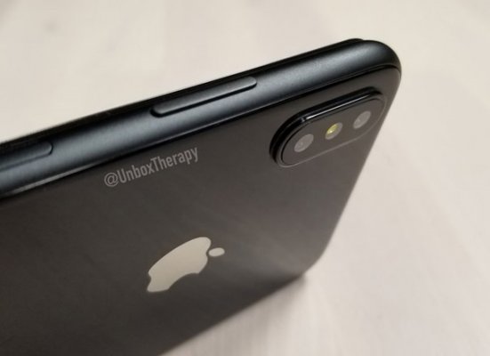 Сканер отпечатка пальца в iPhone 8 может быть расположен сбоку