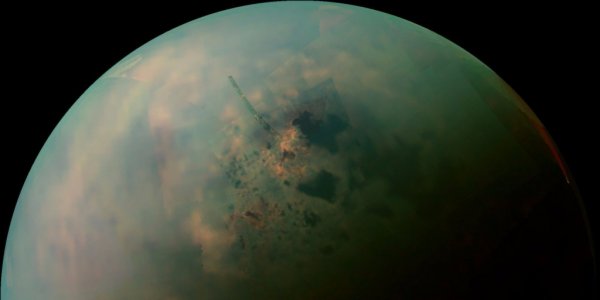 На Титане найдены молекулы, которые могут стать основой жизни