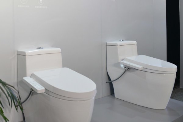 Xiaomi представила умную крышку для унитаза Smart Toilet Cover