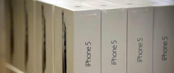 Преступная группировка перевозила iPhone 5 под видом мусора