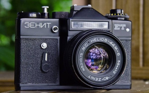 В России возобновят производство фотоаппарата «Зенит»