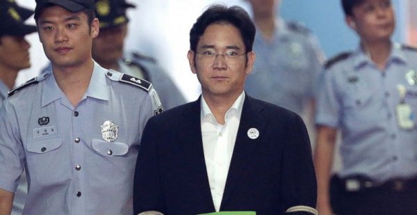 Главу Samsung приговорили к 5 годам тюрьмы за взятку