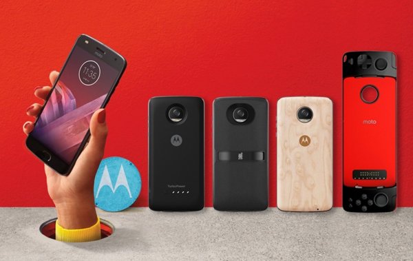 Moto Z2 Play с фирменными модулями прибыл в Россию