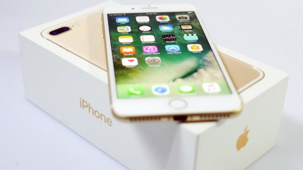 Российские розничные сети снизили цены на iPhone 6S, 7 и 7 Plus