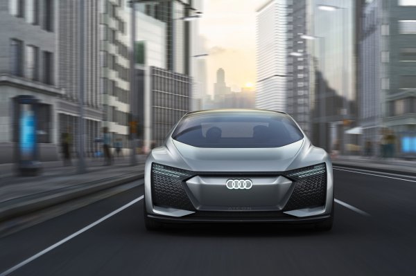 Audi продвигает в массы автомобили с автопилотом