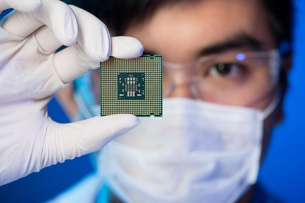 Первые 10-нм процессоры Intel появятся до конца 2017 года