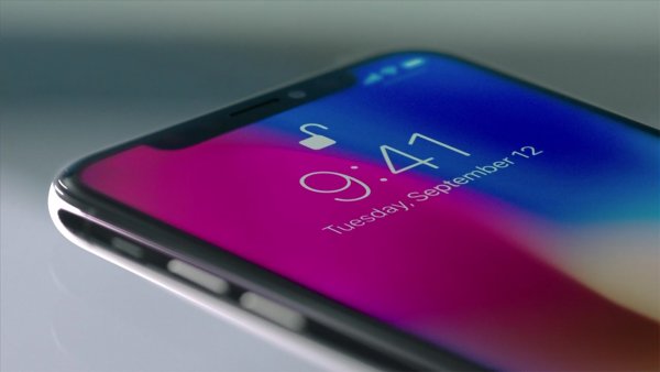 Apple знает, что дисплей в iPhone X может выгореть