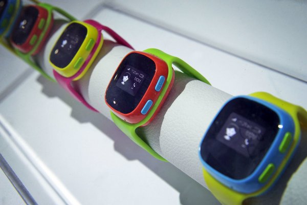 В Германии запретили детские смарт-часы