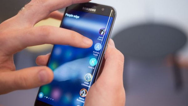 Samsung запатентовала смартфон с полностью загнутыми краями дисплея