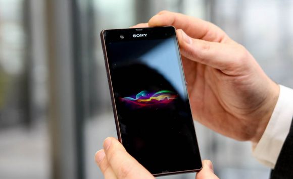 Стали известны цена и дата начала продаж смартфона Sony Xperia Z
