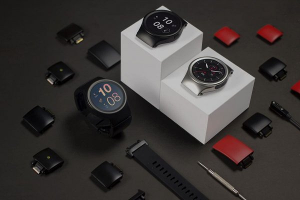 Модульные часы BLOCKS уже отправлены покупателям из Kickstarter
