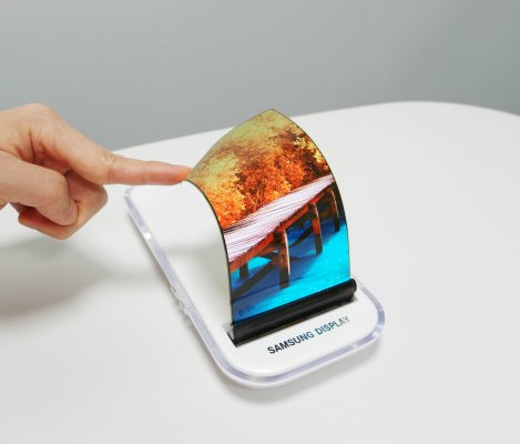 Samsung втайне показала складной смартфон на CES 2018