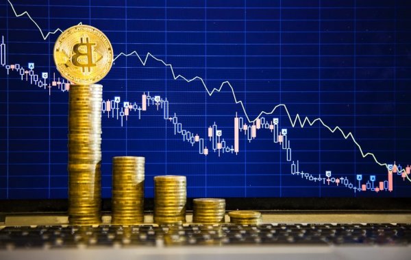 Стоимость Bitcoin упала ниже $10 тыс.