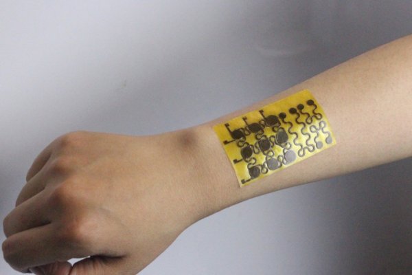 Ученые создали электронную кожу с восстановлением частиц