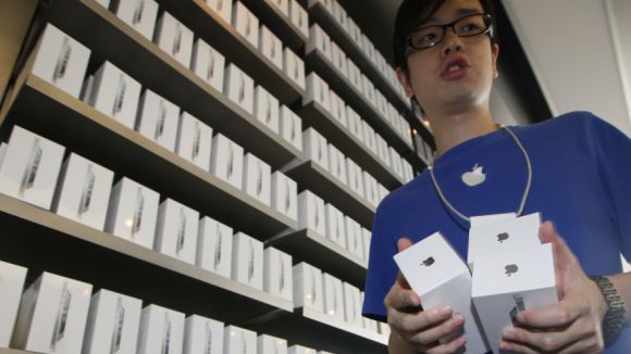 Apple выпустит 4.8-дюймовый iPhone в июне