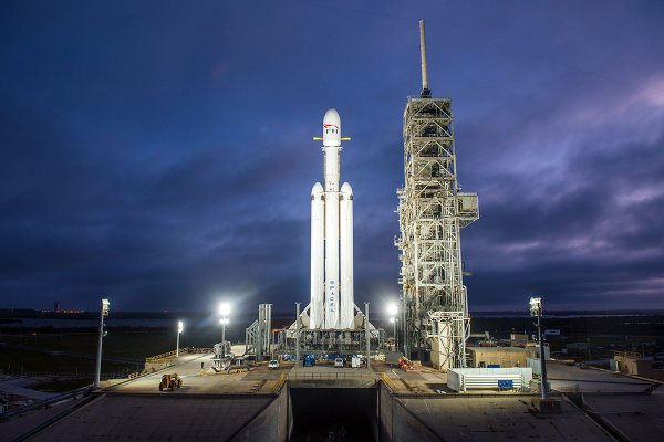 SpaceX надеется испытать Big Falcon Rocket уже в 2019 году