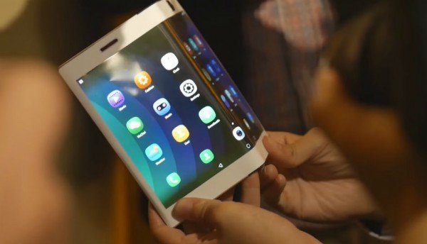 Huawei запатентовала смартфон со складным дисплеем